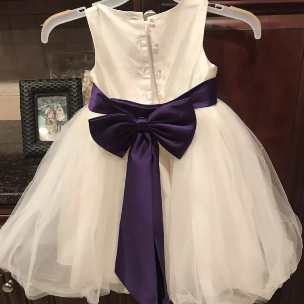 Davids Bridal Ivory Flower Girl Dress Size 4